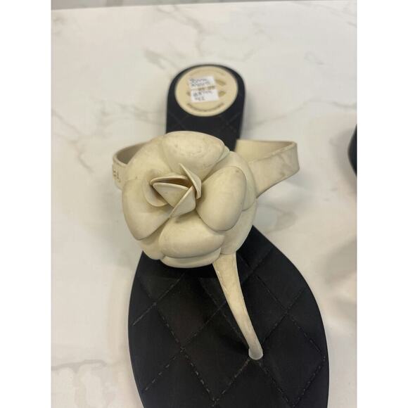 Chanel Camellia Sandals - Good Condition - Picture 6 of 6
